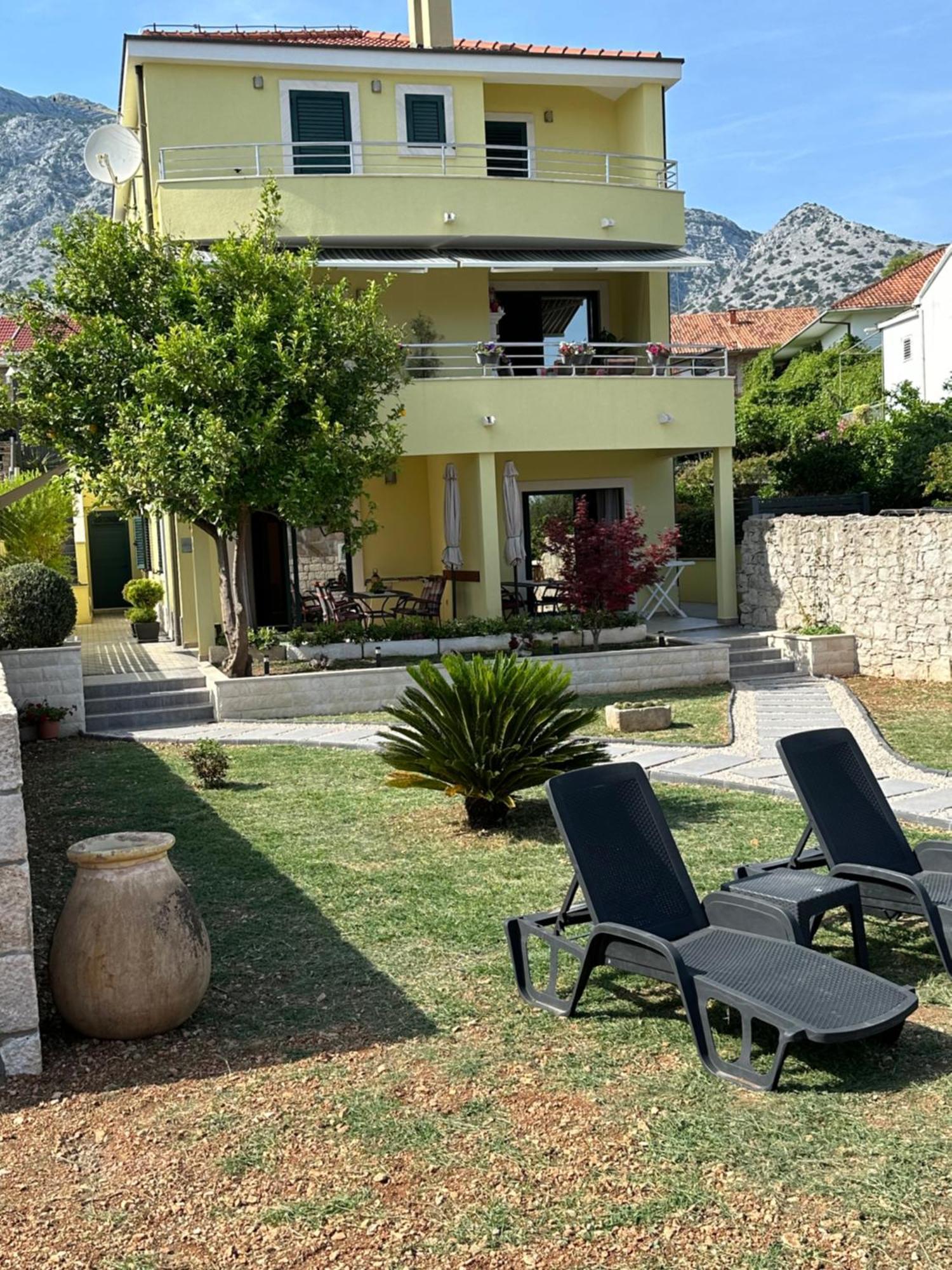 Apartmani Dora I Kati Оребич Экстерьер фото