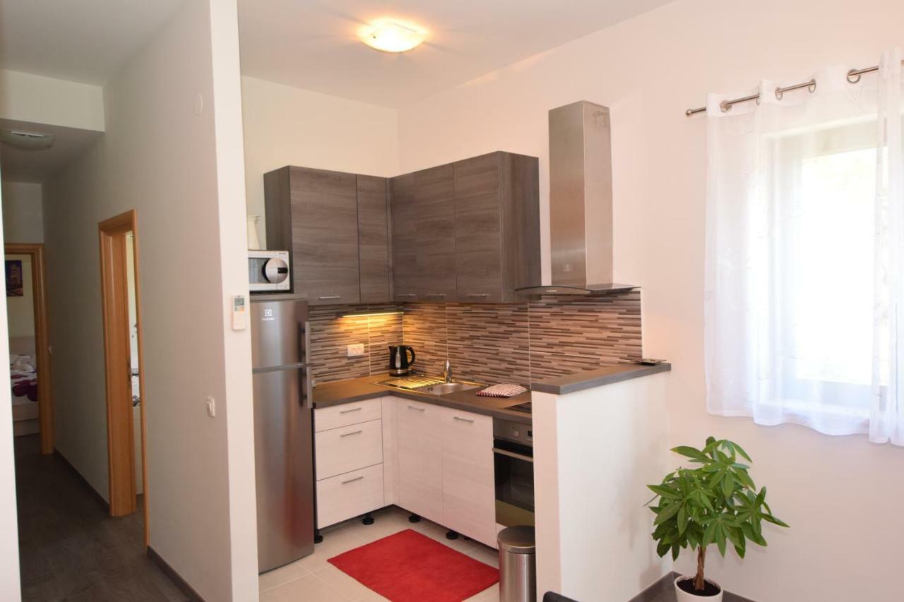 Apartmani Dora I Kati Оребич Экстерьер фото