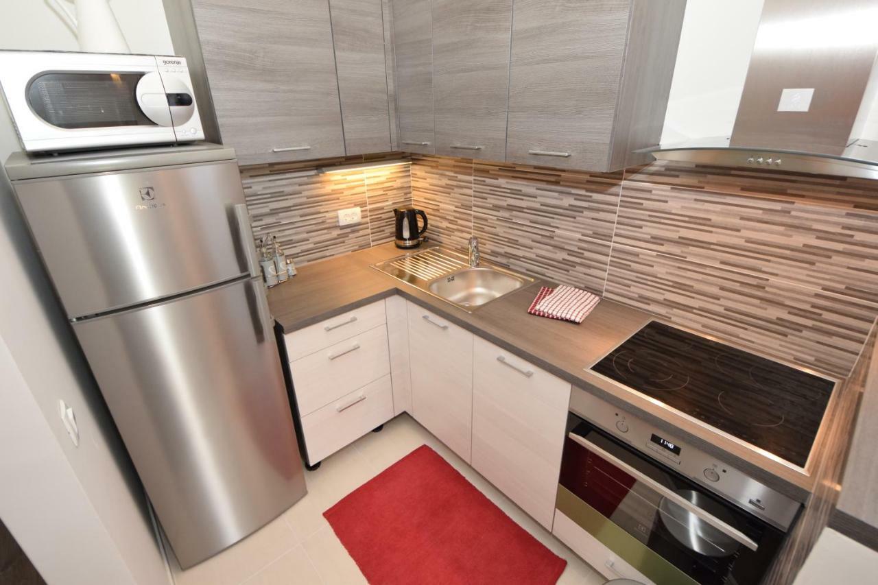 Apartmani Dora I Kati Оребич Экстерьер фото
